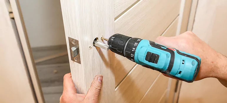Old Door Knob Repair in Aventura, FL