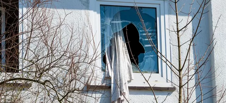 Storm Window Installation Contractors in Aventura, FL