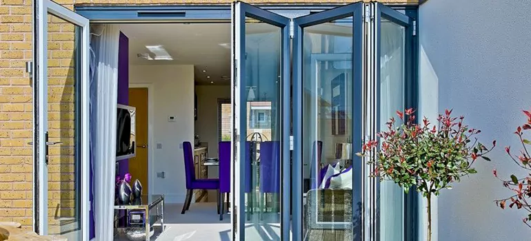 Commercial Door Glass Repair in Aventura, FL