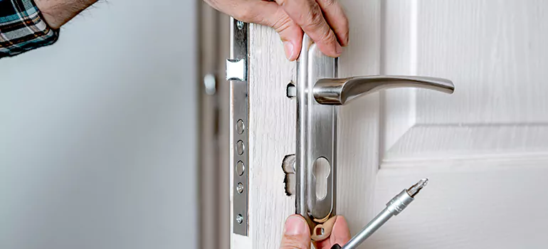 Front Door Knob Repair in Aventura, FL